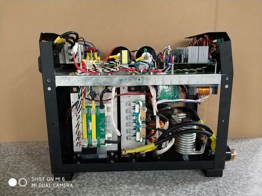 80% Ciclo de trabajo nominal 40 °C Máquina de soldadura de arco de inversor ZX7-630 para una larga vida útil