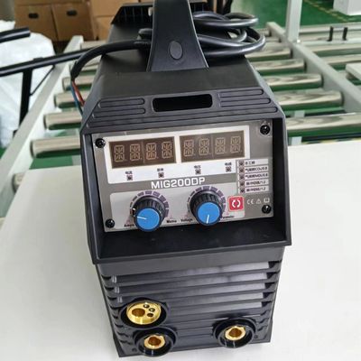 Clasificación de aislamiento F Máquina de soldadura con inversor IGBT LCD de 200 amperios para soldadura por gas IP21S