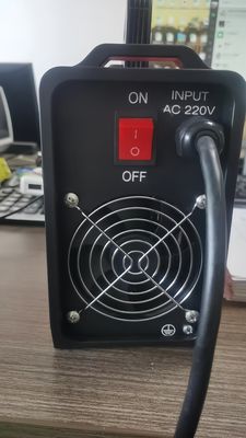 Mini IGBT DC MMA soldadora con 3,7KVA potencia de entrada 60V AC220V 120A portátil y compacto