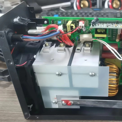 Saldadora MMA Mini portátil IGBT DC con corriente de salida nominal de 120 A y voltaje de entrada AC220V