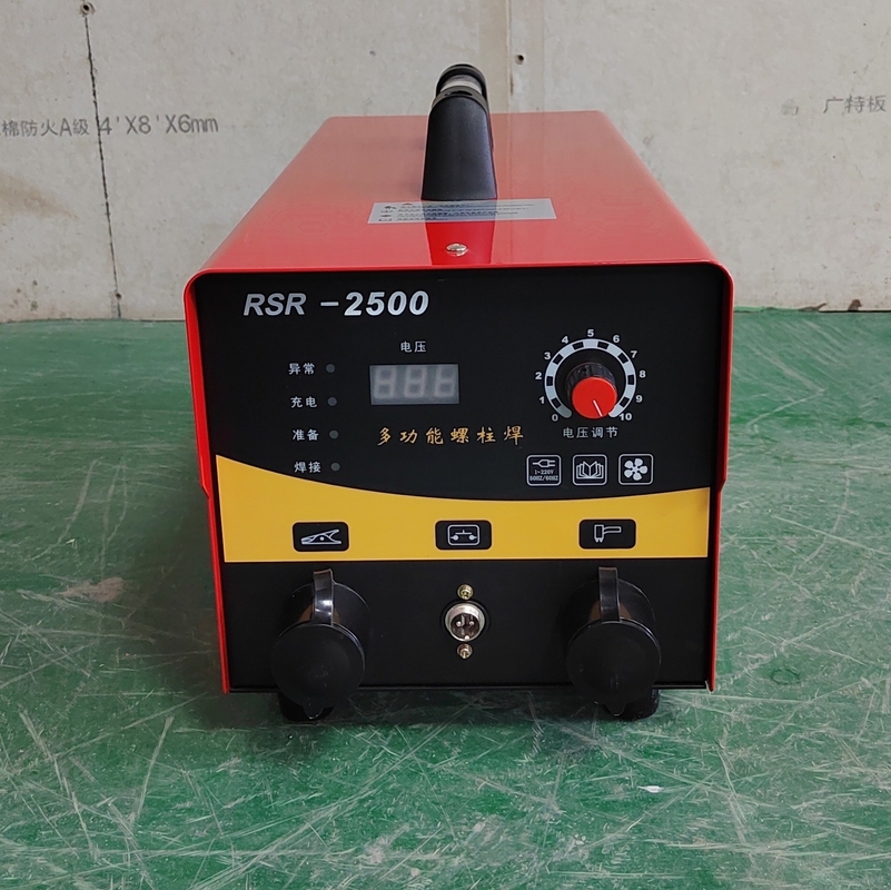 RSR-2500 Máquina de soldadura de condensadores con un ciclo de trabajo del 60% y una capacidad nominal de 1000 W